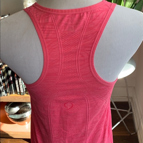 Moving Comfort running tank - Picture 3 of 6